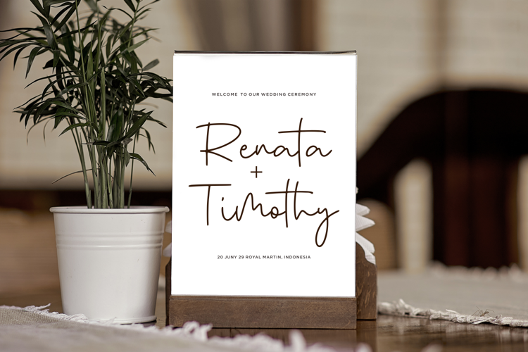 Preview of Bellatica Signature Font